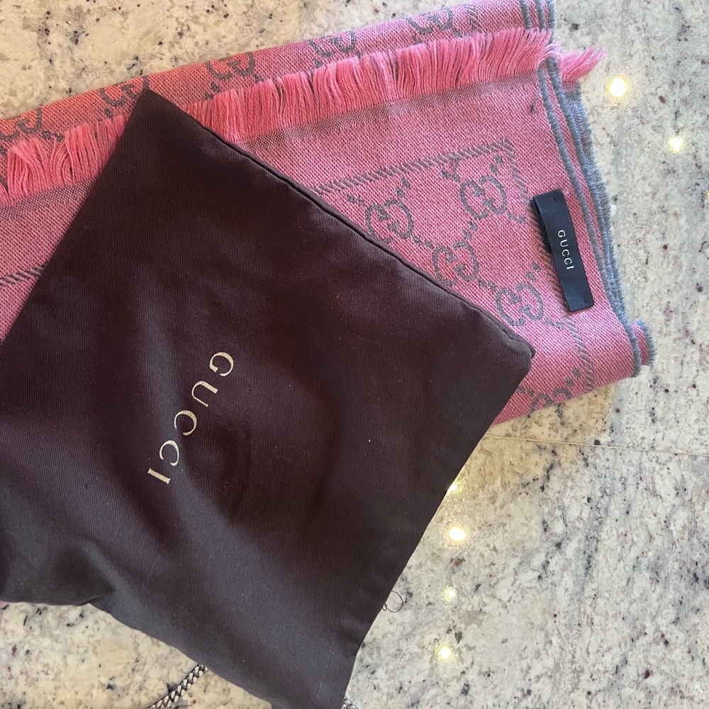 Gucci scarf